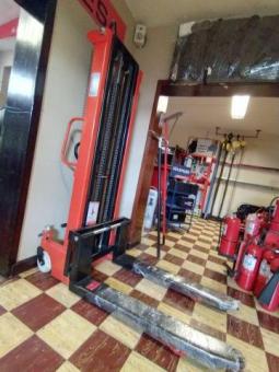 STACKER MANUAL DE 1.5 TONELADAS