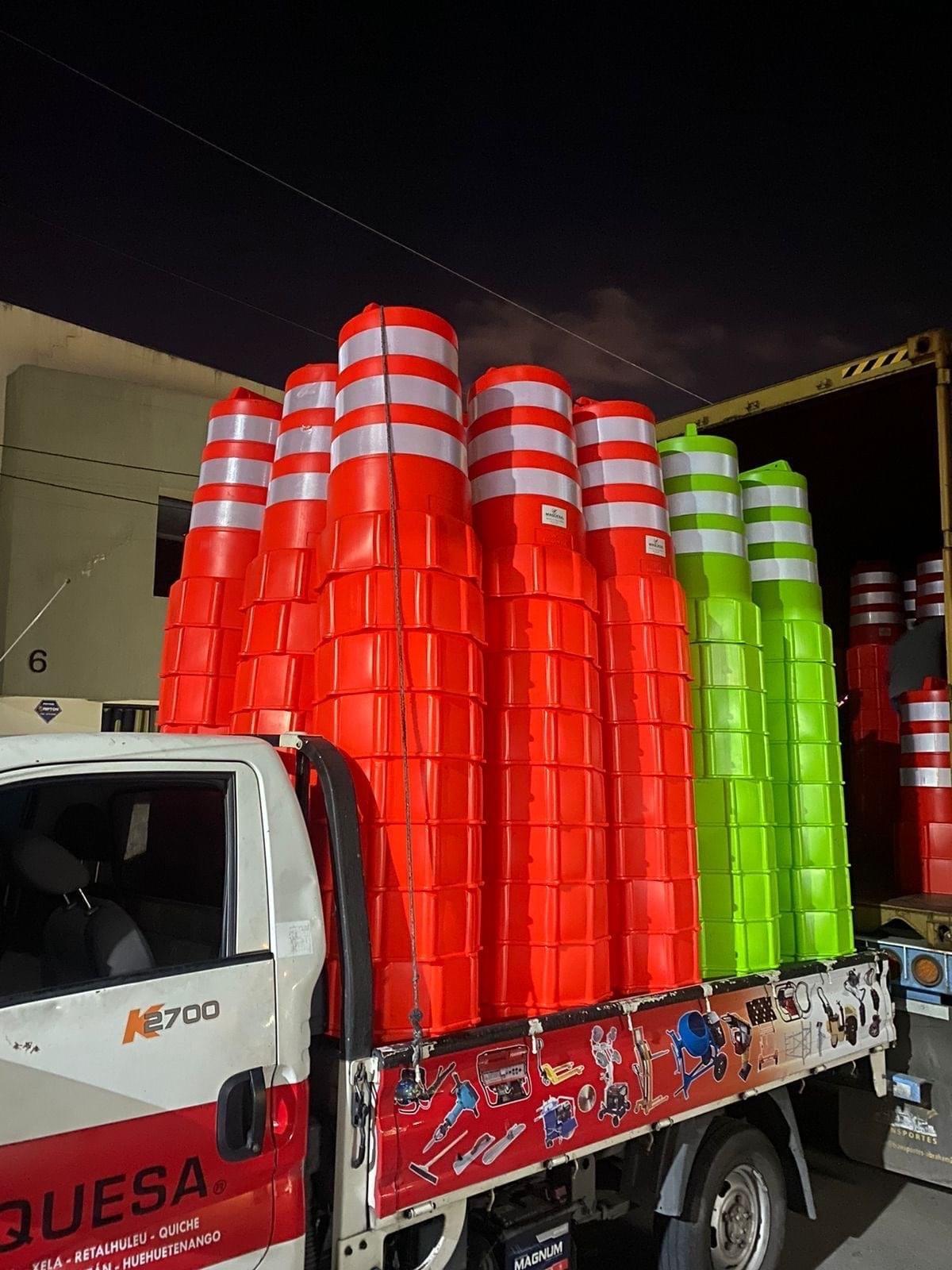 TRAFITAMBOS CON REFLECTIVOS EN MAQUESA HUEHUE 