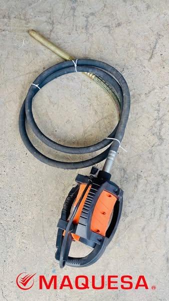 VIBRADOR ELÉCTRICO DE CONCRETO