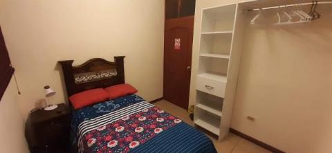 Se alquila habitación totalmente amueblada en casa completamente equipada
