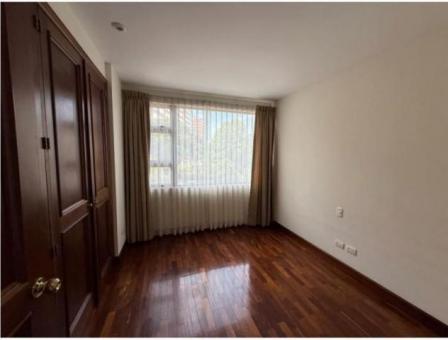Apartamento amplio en renta en zona 10