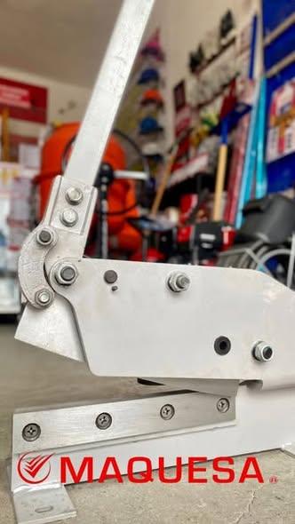 CIZALLA PARA CORTAR HIERRO 12