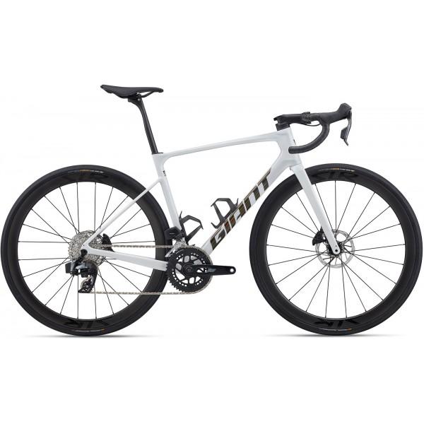 2026 Giant Defy Advanced Pro 1 Road Bike