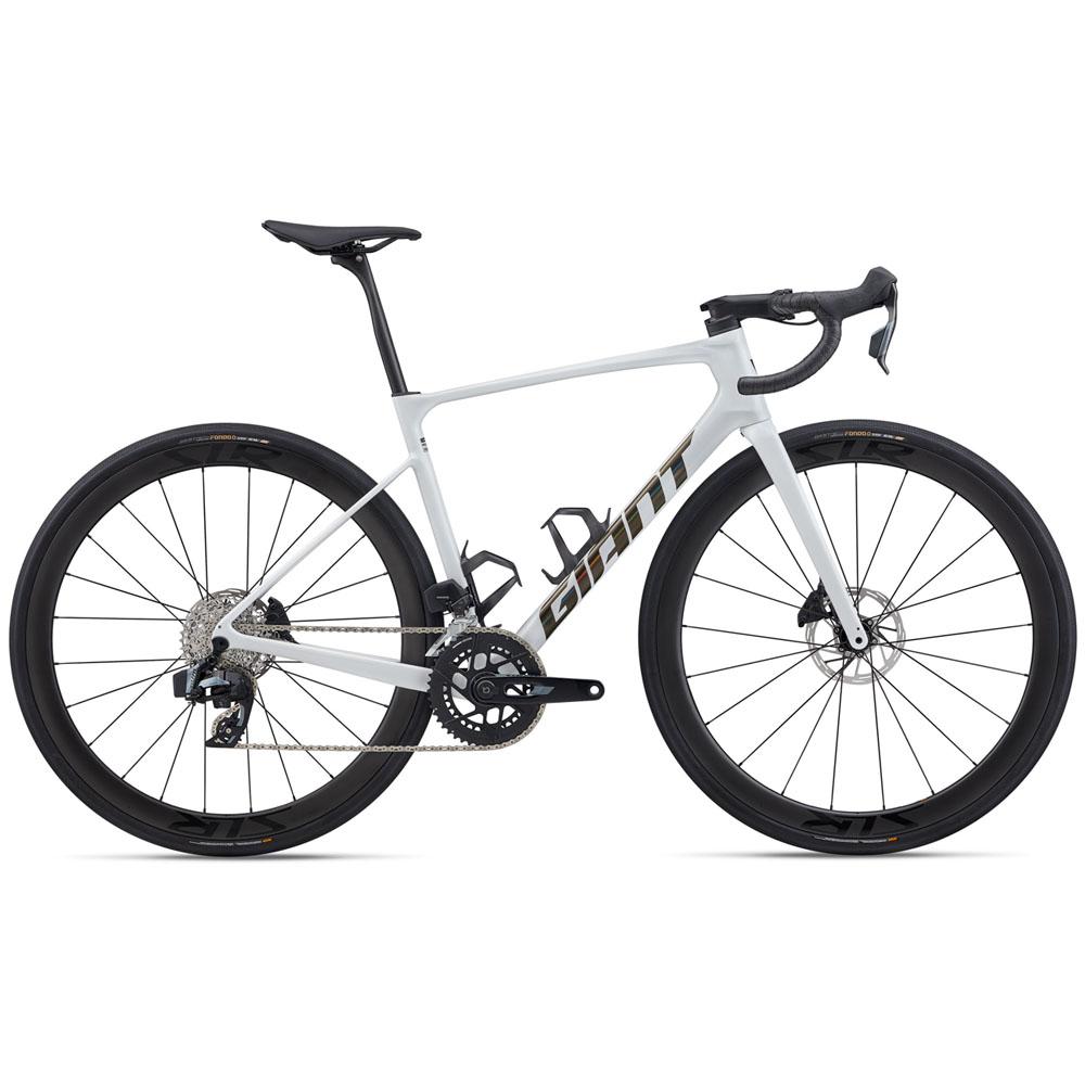 2026 Giant Defy Advanced Pro 1 Road Bike (KINGCYCLESPORT)